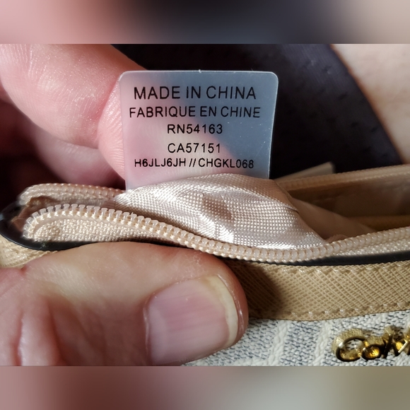 New Calvin Klein Clutch Handbag - Picture 8 of 8